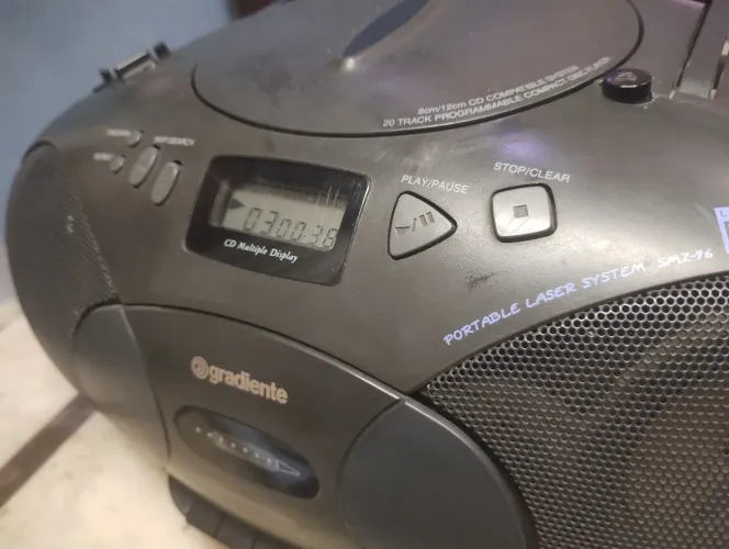 Rádio AM/FM Tape Deck e CD Bi-volt 