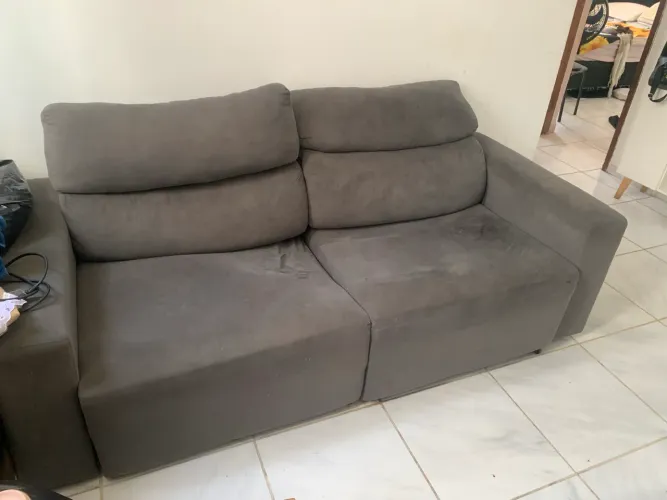 Sofá retrátil 3 lugares todo perfeito na promoção!