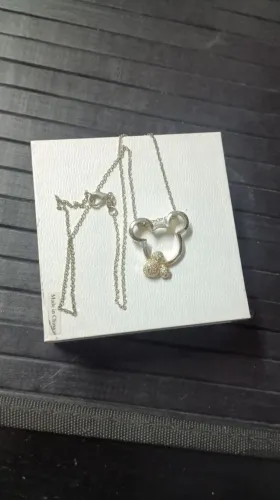 colar de prata 925 com pingente do Mickey Mouse.