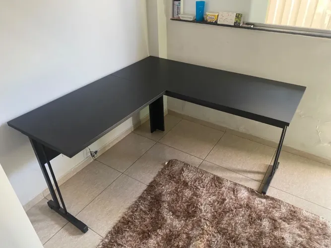 Vendo Mesa de Escritório em L - Preta