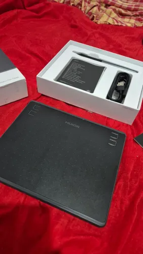 Mesa Digitalizadora Huion Hs64 Preta 8192 níveis de pressão