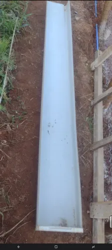 Canaletas plástico tem 5 unidades 