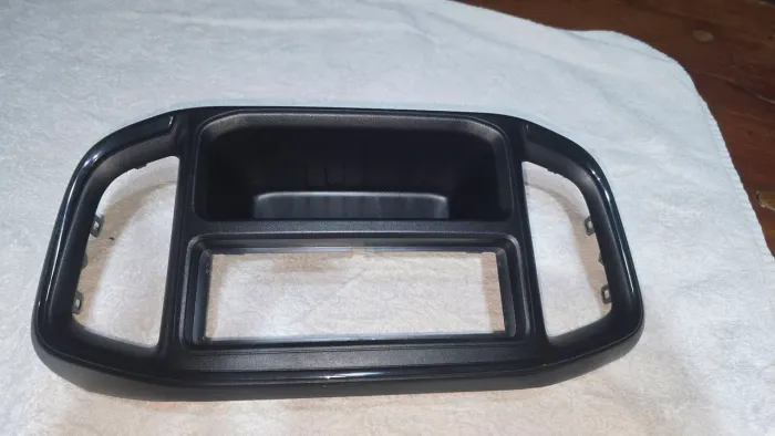 Moldura central rádio original UNO
