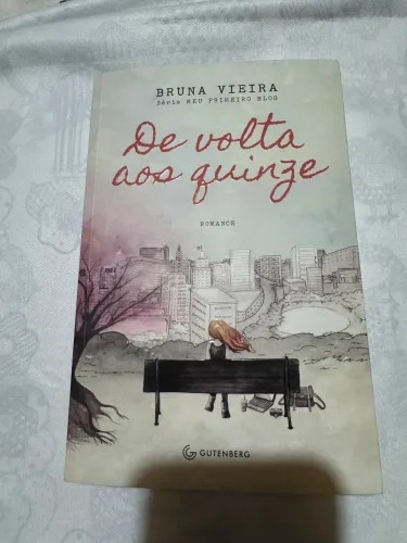 Livro De volta aos quinze- Bruna Vieira