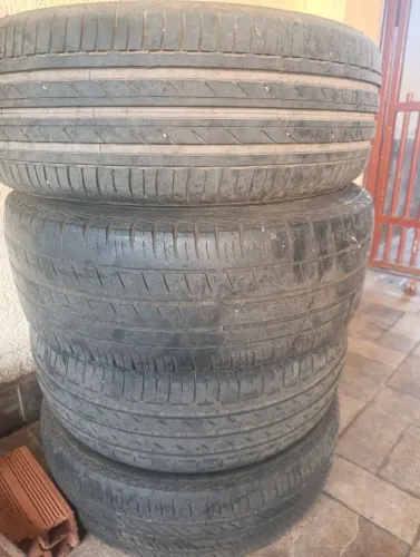 Pneus semi novos
