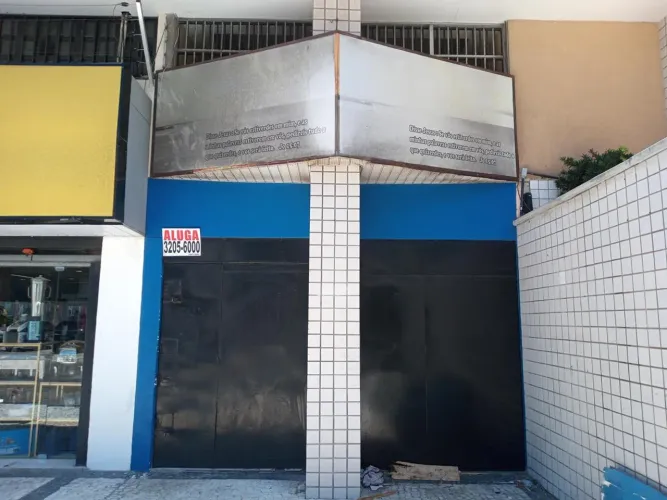 Loja excelente localização com cerca de 67m², com mezanino. Ideal para qualquer tipo de co