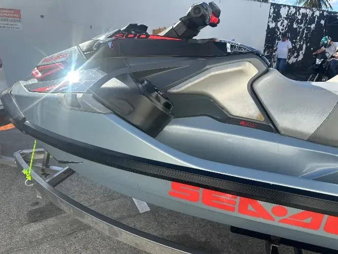 Vendo Jetski seadoo  2018 Rxt , 300