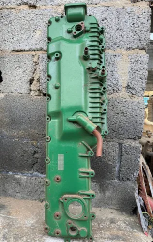 Tampa lateral do motor D13 Volvo