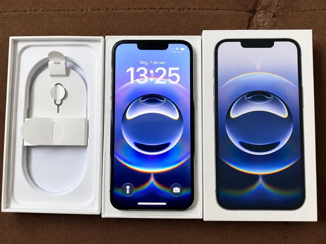 iPhone 16e