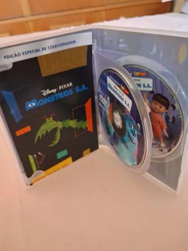 DVD duplo Monstros S A. 75 reais. Novinho.