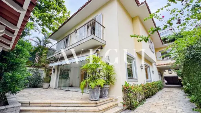 Casa à venda de 3 andares e piscina no condomínio mais renomado do Leblon - Jardim Pernâmb