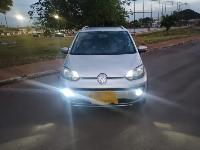 Volkswagen Up! Cross 1.0 TSI Total Flex 12V 5P 2017