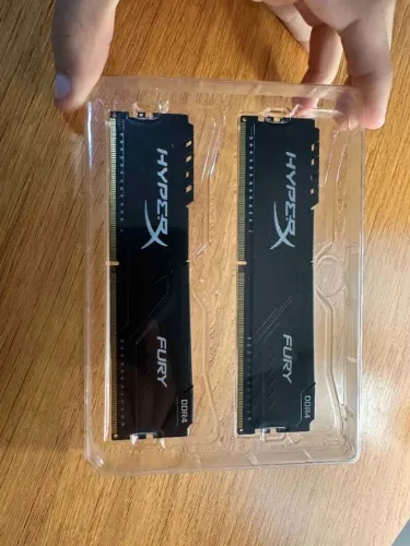 Duas Memória RAM HyperX Fury 8GB DDR4 2666MHz - HX426C16FB3/8