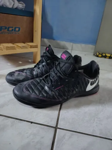 Chuteira / Tênis Futsal Nike Lunar Gato II - Tamanho 42