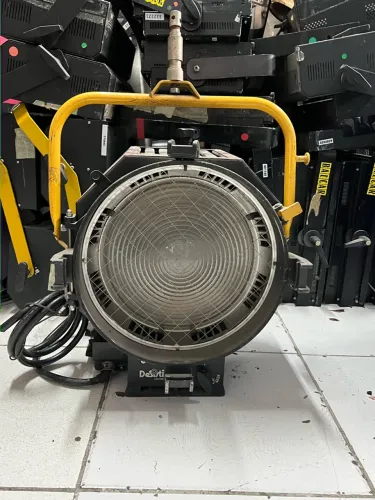 Lote com 20 Refletores De Sisti Leonardo 5.000W - No Estado