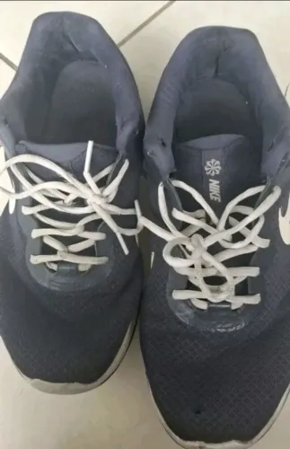 Par de tênis Nike  masculinos número 42 usado 