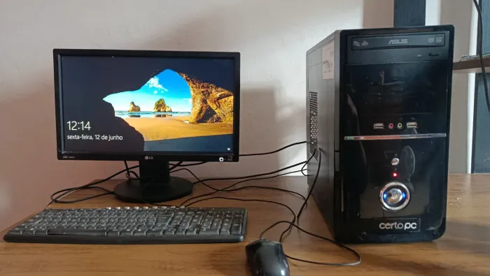 PC Completo Certo PC Atom - 4GB RAM / 1TB HD - Ideal para Estudos e Office