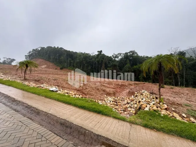 Terreno à venda no Loteamento Recanto do Sol, Brusque - Bairro Bateas, 338m²