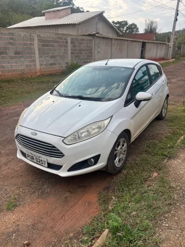 Ford Fiesta 1.6 16V Flex Aut. 5P 2015