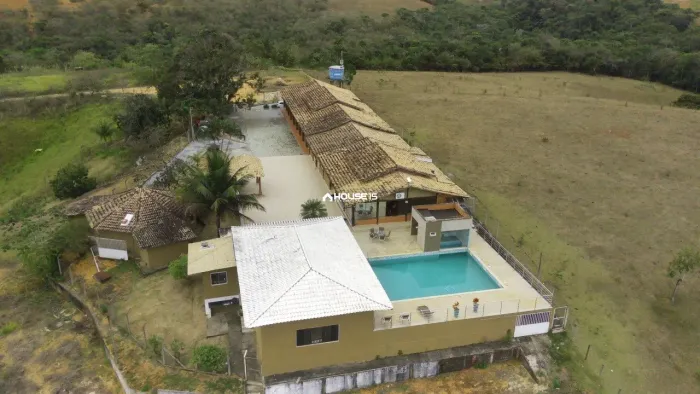 Chácara à Venda - Um Refúgio Completo de Lazer e Conforto com 40.000 m²