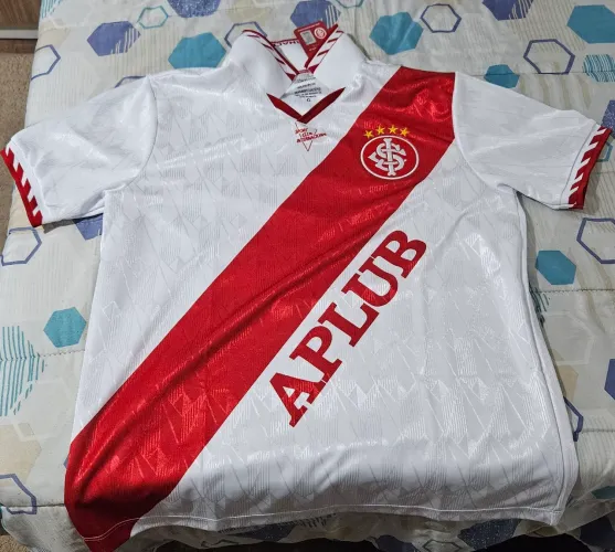 Camiseta retrô internacional 1995 branca