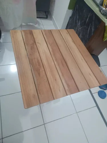 Mesa dobrável com 4 cadeiras