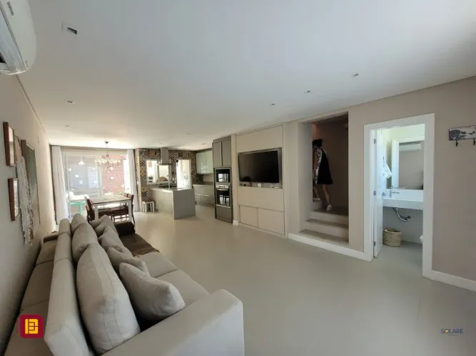 Casa em Condomínio em Sambaqui