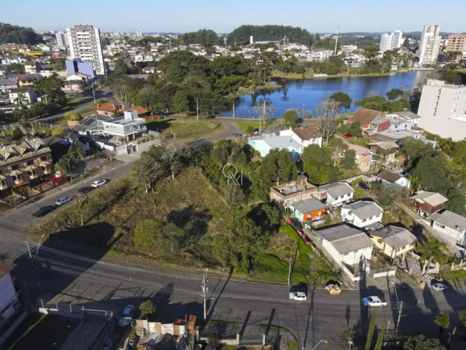 Terreno à venda no bairro Desvio Rizzo, próximo à Lagoa