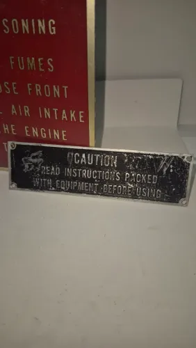 Placas em alumínio ORIGINAIS de veículos militares antigos
