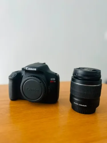 Canon T6 + 18-55mm + baterias