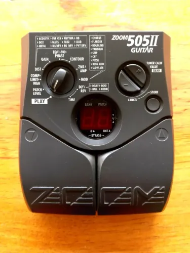 Pedaleira Zoom Guitar 505 II
