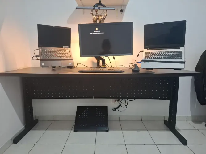 Mesa Gamer/Escritório 180x60 em Aço e MDP - Perfeito Estado