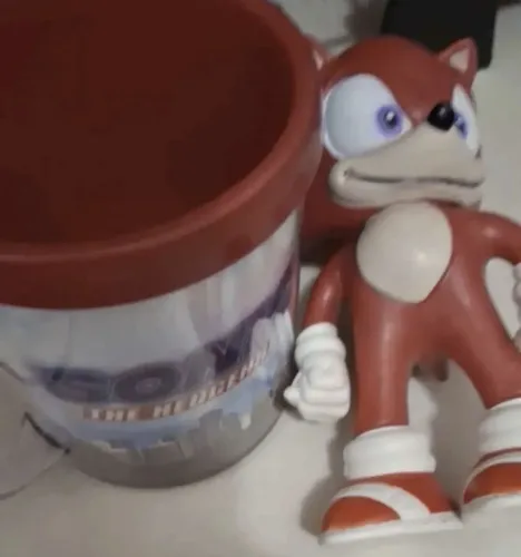 kit com boneco de plástico ( sonic ou mario) Valor por cad kit 