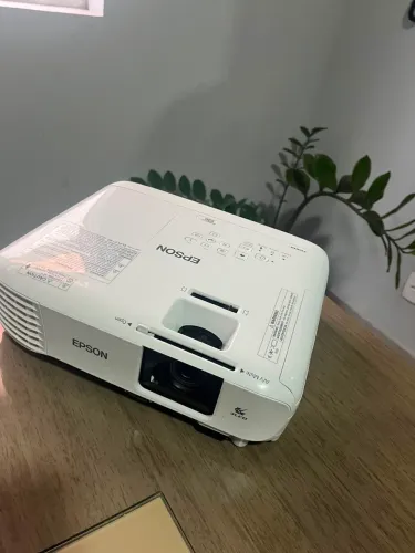 Projetor Epson Powerlite E20 novíssimo