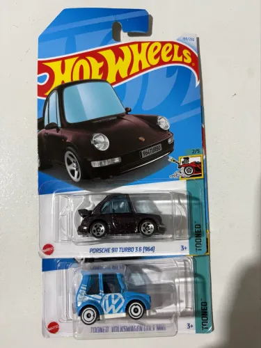 Hot Wheels Porsche 911 Turbo 3.6 (964) + Golf MK1