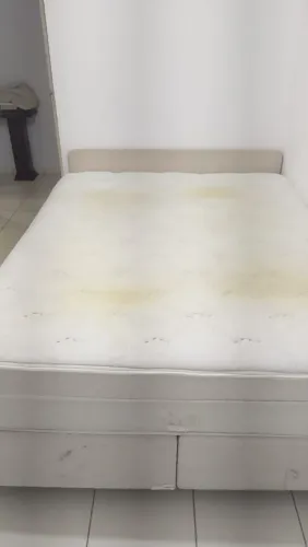 Cama + box+ cabeceira e guarda-roupa com porta de correr