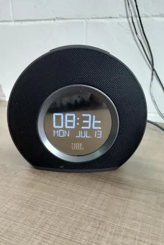 Rádio Despertador JBL Horizon | Bluetooth, Rádio FM e Display LED- Acompanha Fonte!