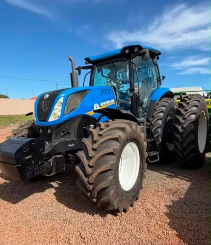 Vendo trator new holland t7 260 ano 2024