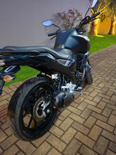 Vendo YAMAHA FZ15 FAZER ABS CONNECTED 2025