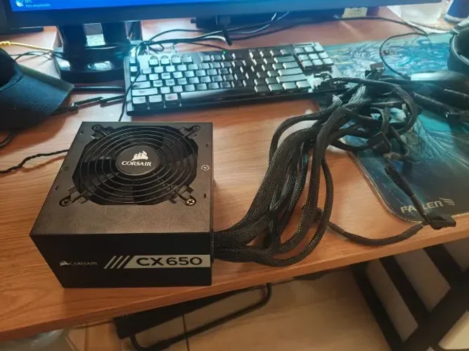 Corsair CX 650 - USADA