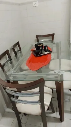 Mesa de Jantar madeira com inox,  tampa de vidro temperado 6 cadeiras 