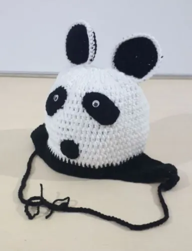Touca gorro infantil animais preto e branco