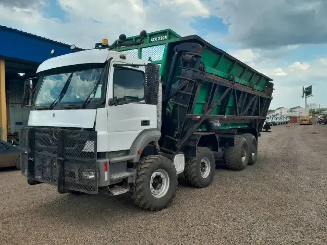  MB 3131 GRUNNER 8X4 AUT. + PNEU ALTA FLUTUAÇÃO + BITOLA 2,4M + PILOTO AUT.