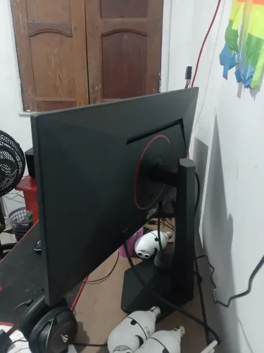 Monitor Gamer 27 27g4/p 180hz tempo de resposta 0,5ms Ips Preto Aoc