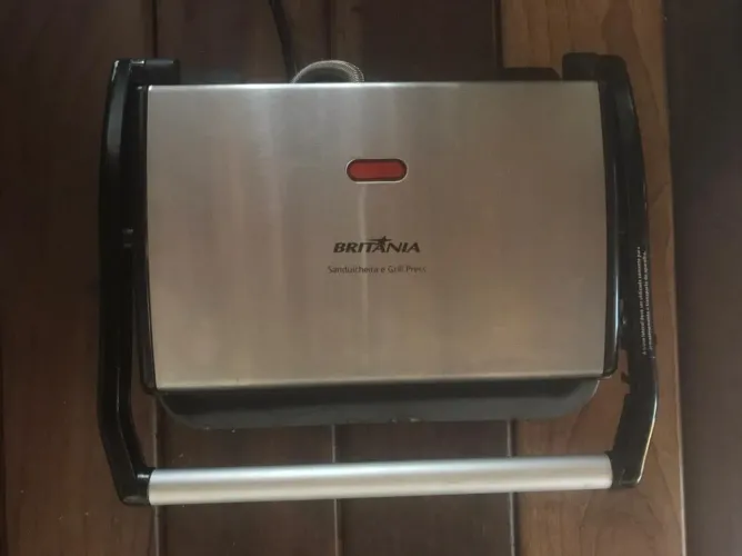 torradeira britânia 220v