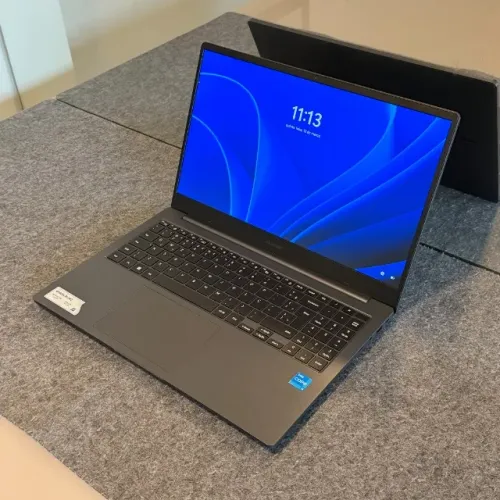 Notebook Samsung Galaxy Book2 | i3 12ª Geração | 8GB RAM | SSD 256GB | Tela 15,6" Full H