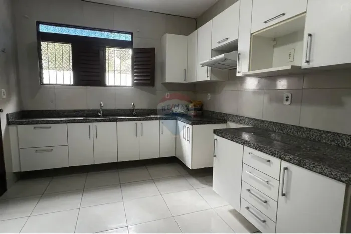 ALUGUEL DE CASA AMPLA NO BESSA | 4 QUARTOS | 3 SUÍTES | DCE