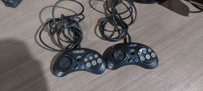 Controle Super Pad by Performance de 6 botões 150 cada <br>Para mega drive e genesis