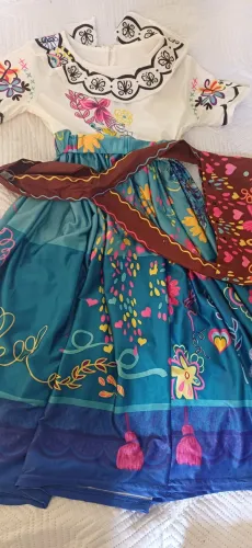 Vestfo Maribel encanto 6/8 anos