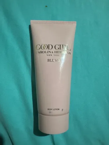 Hidratante corporal good girl blush Carolina herrera 100ml